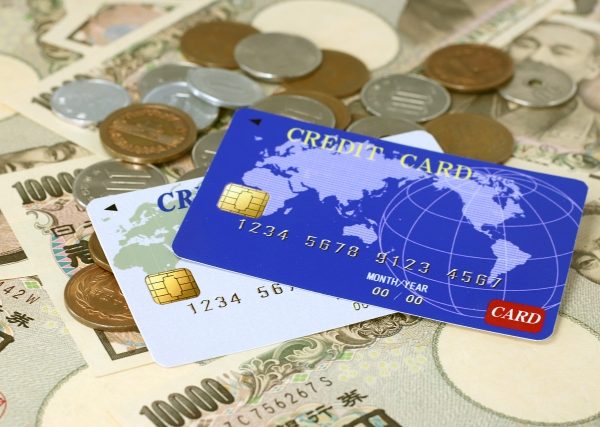 カードローンとキャッシングの違いは？FPが解説